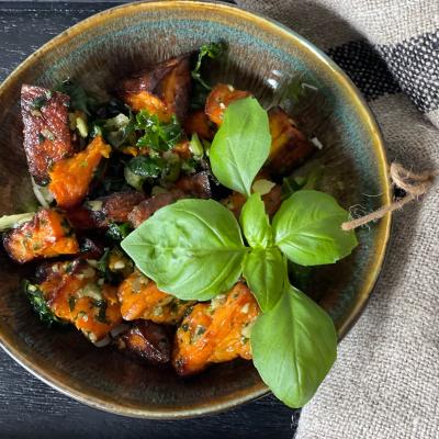 Ugnsrostad sötpotatis med grönkål och hemgjord grönkålspesto