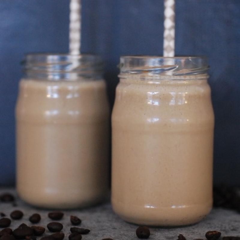 Kaffesmoothie med banan & jordnötssmör