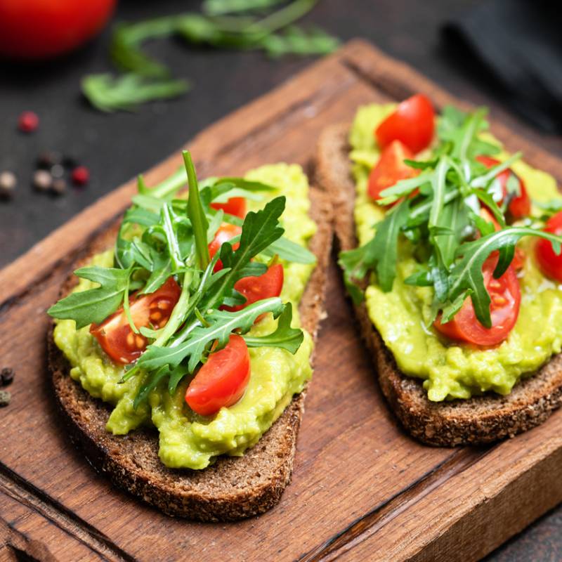 Avokadomacka med ruccola