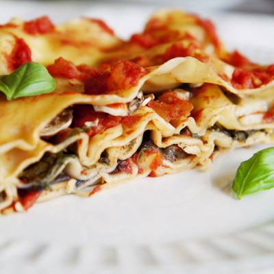 Vegetarisk lasagne med fullkornsplattor