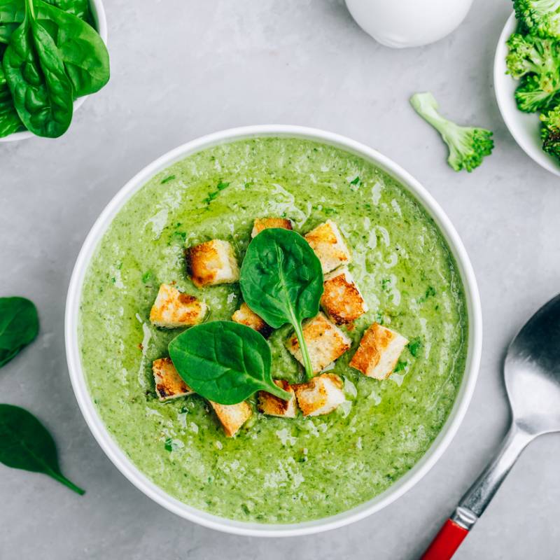 Snabb & lättlagad broccoli och spenatsoppa